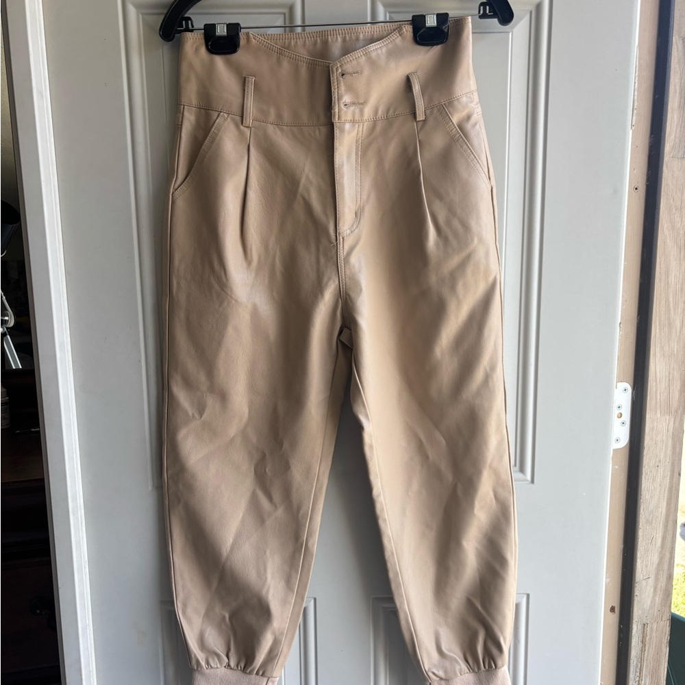 Ventti Women's Tan Chinos